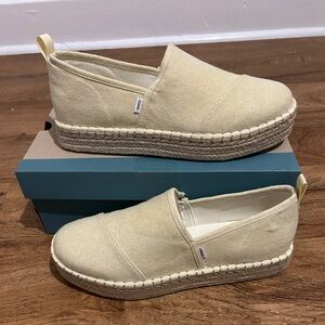 Tom’s Wren Espadrilles
